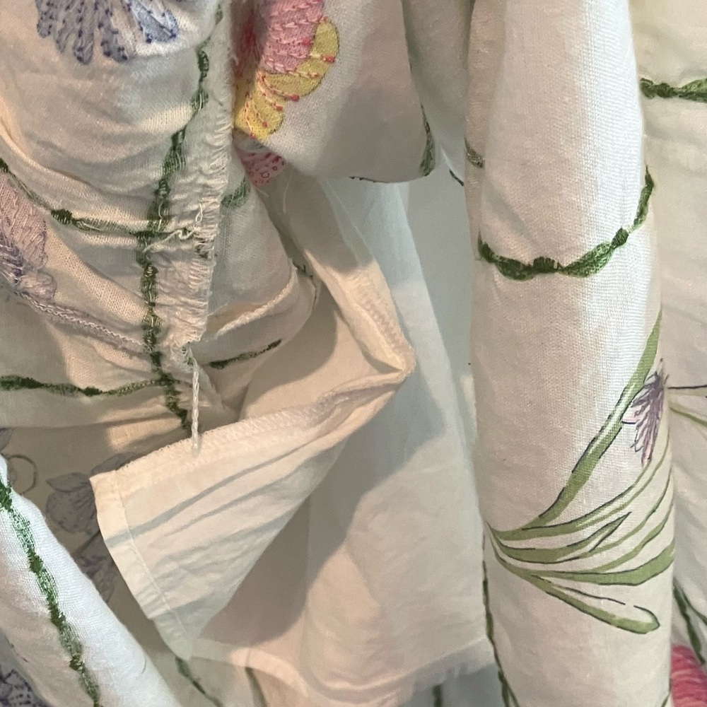 Crown & Ivy white floral grid Small, Pockets - Picture 15 of 16